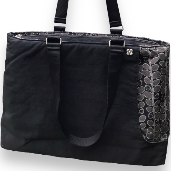 Mixx.us Handbags - MXX MIXX.US Padded Black Laptop Computer Bag
